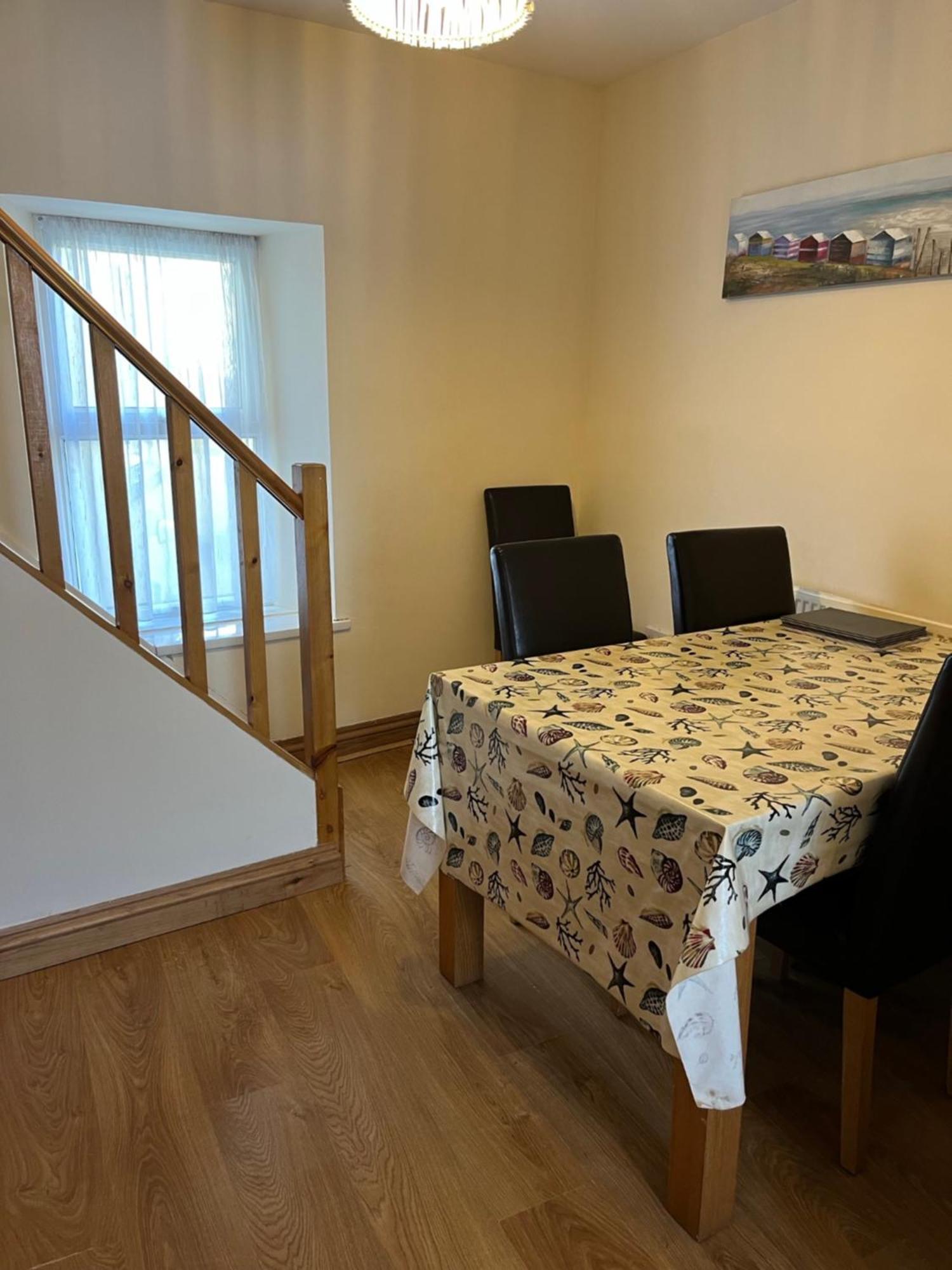 A Family Cottage In Tenby Exterior photo